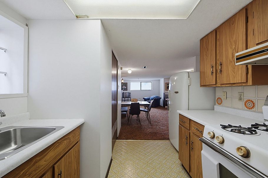 2546 Napier Street Vancouver, BC - 26