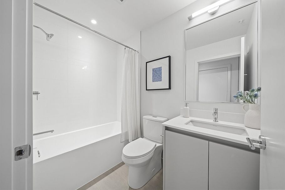 111 4928 Quebec Street Vancouver, BC - 5