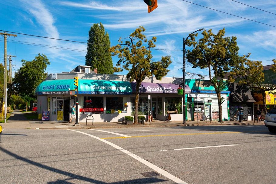 1777 E 4th Avenue Vancouver, BC - 16