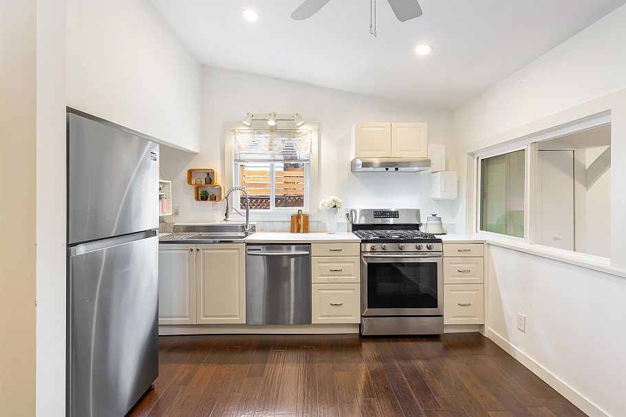 2306 William Avenue North Vancouver, BC - 10
