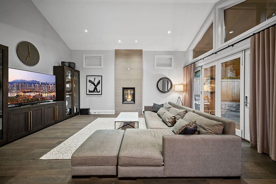 433 E Queens Road North Vancouver, BC - 14