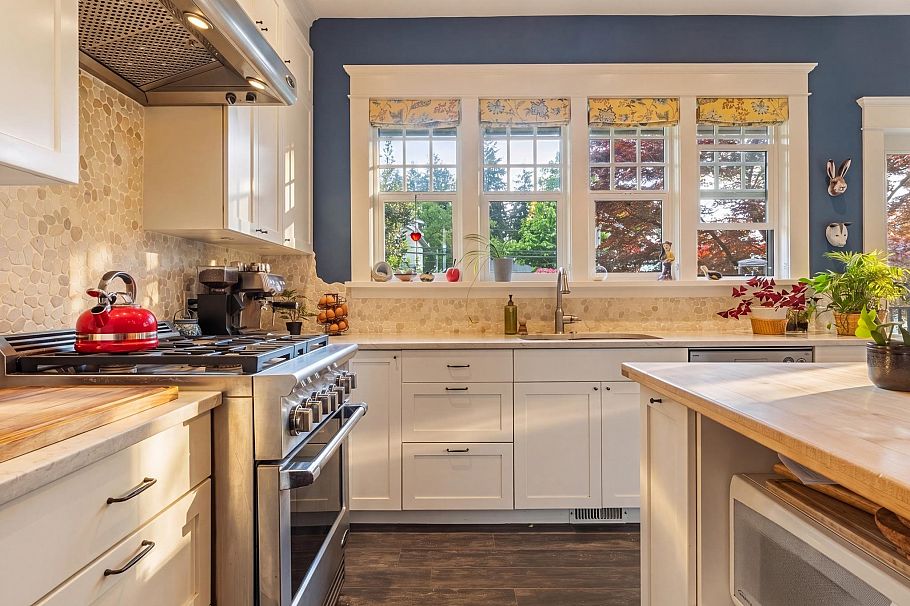 1544 E 13th Avenue Vancouver, BC - 6