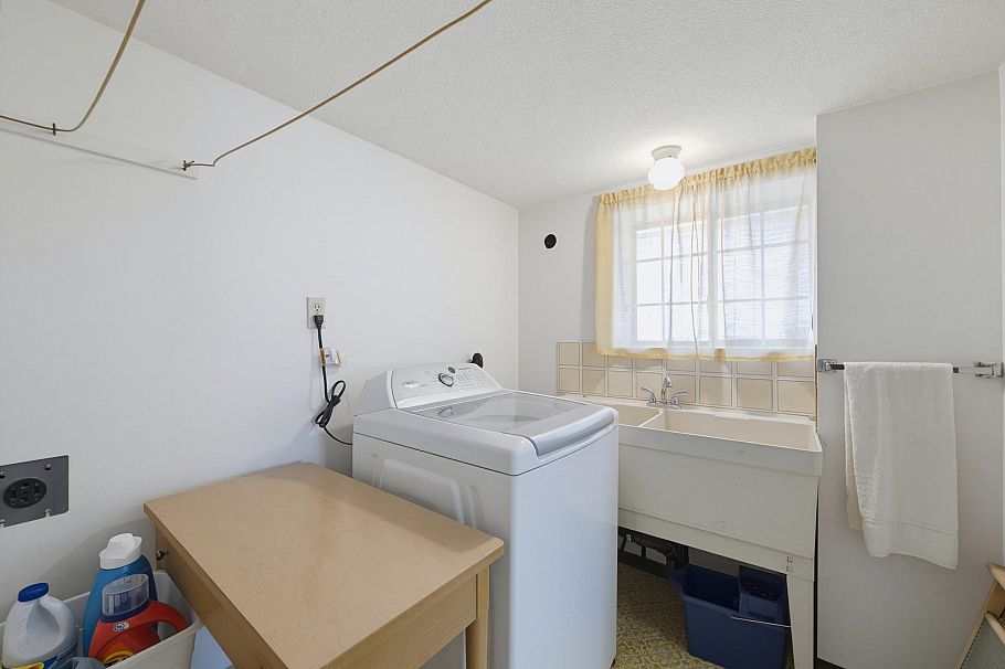 2546 Napier Street Vancouver, BC - 27