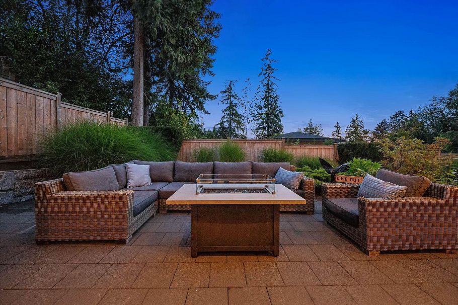 433 E Queens Road North Vancouver, BC - 32
