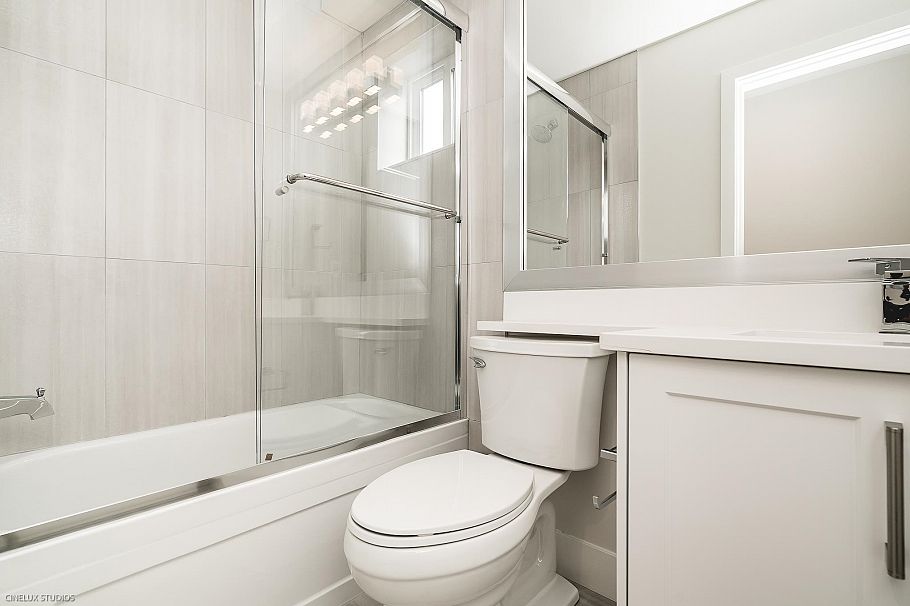 2368 E 34th Avenue Vancouver, BC - 6