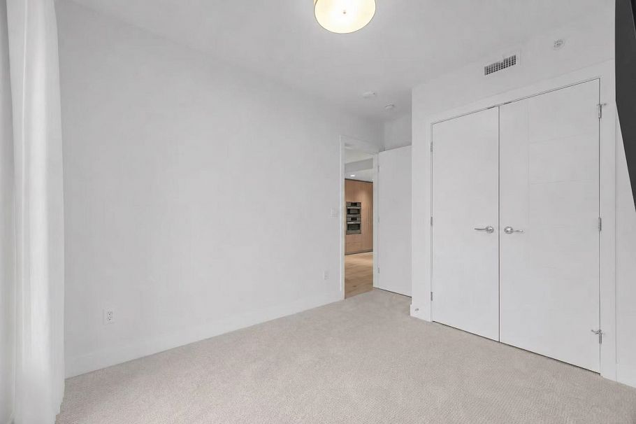 405 2785 Library Lane North Vancouver, BC - 11