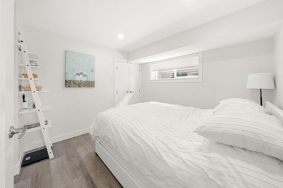 1120 Wellington Drive North Vancouver, BC - 18