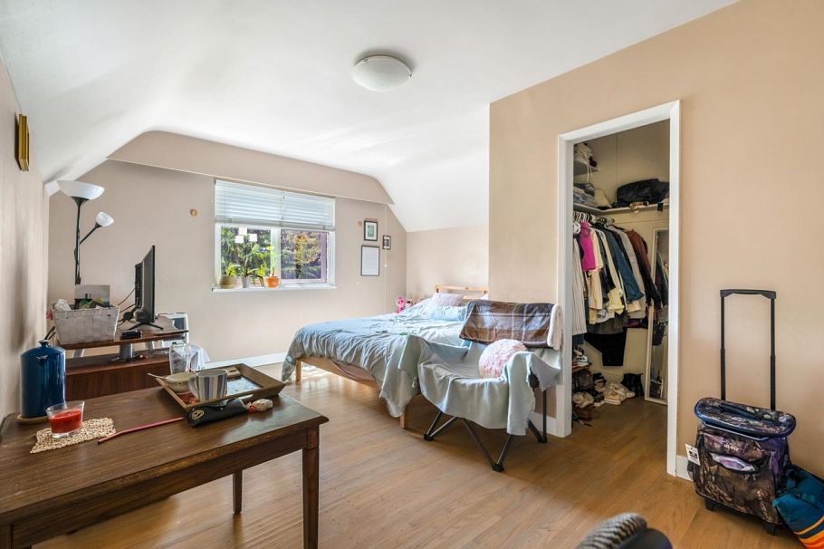1545 W 49th Avenue Vancouver, BC - 12