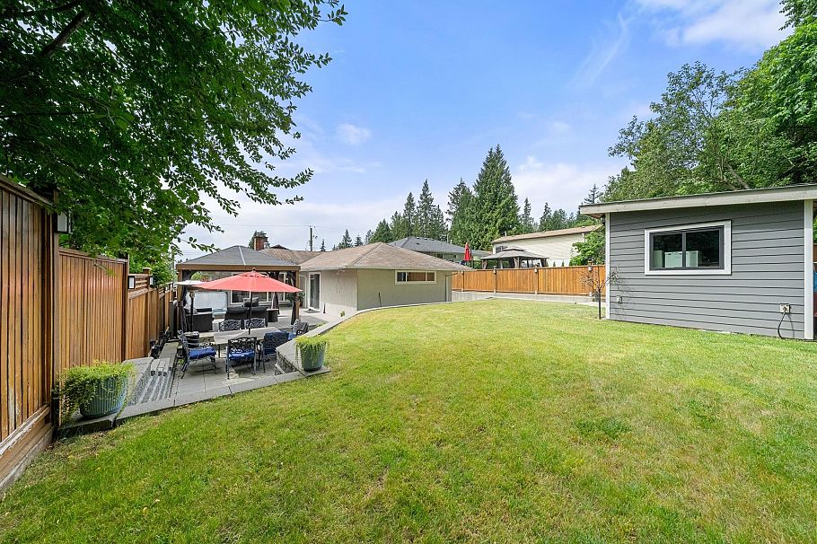 1120 Wellington Drive North Vancouver, BC - 26