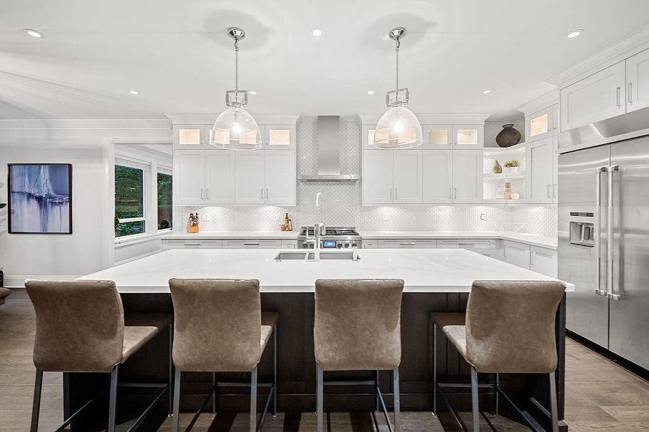 433 E Queens Road North Vancouver, BC - 12