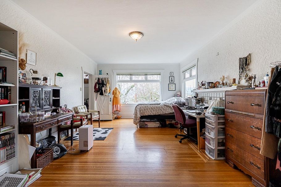 4534 W 5th Avenue Vancouver, BC - 6