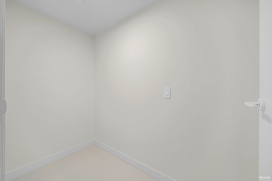 1033 Nelson Street Vancouver, BC - 20