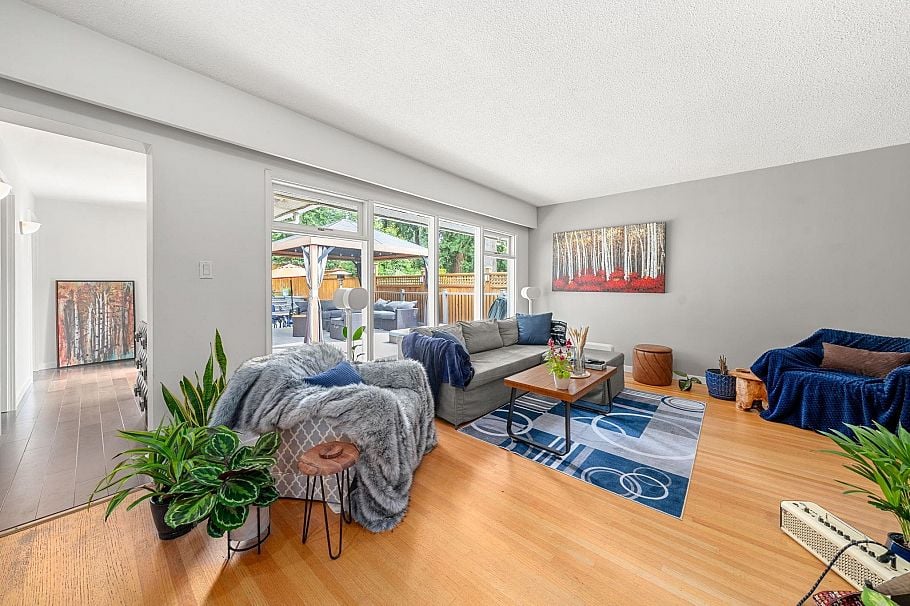 1120 Wellington Drive North Vancouver, BC - 3