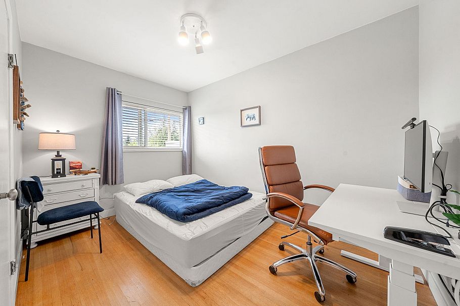 1120 Wellington Drive North Vancouver, BC - 14