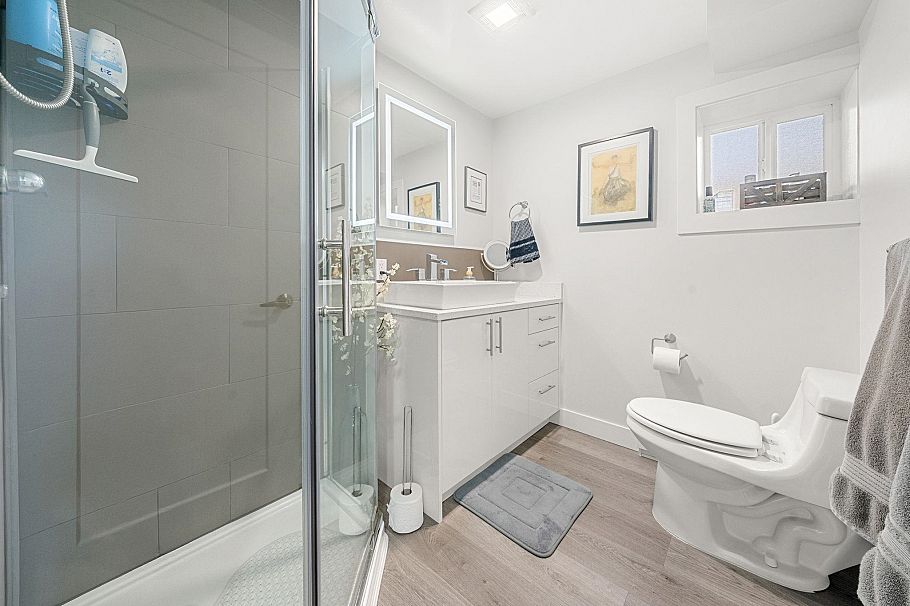 1120 Wellington Drive North Vancouver, BC - 19