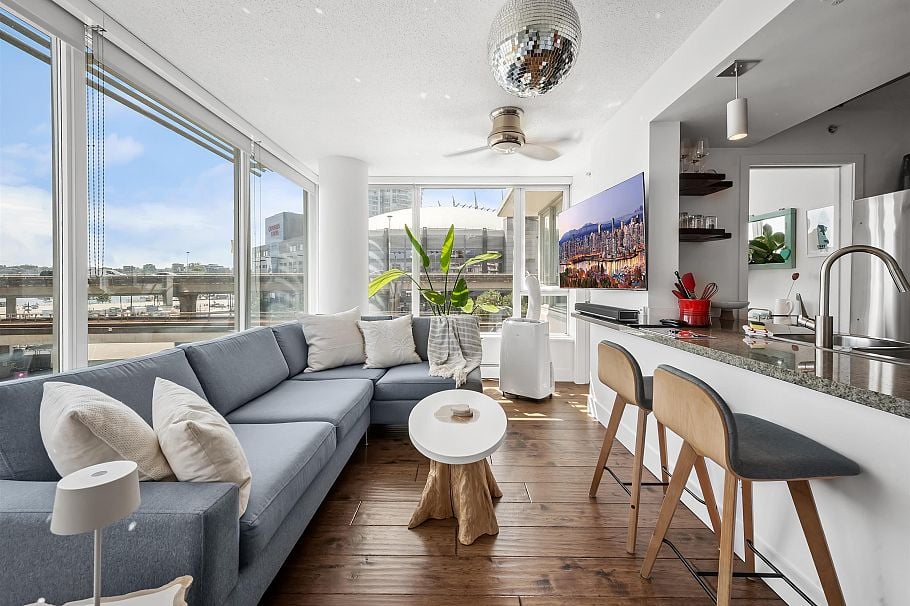 502 688 Abbott Street Vancouver, BC - 3