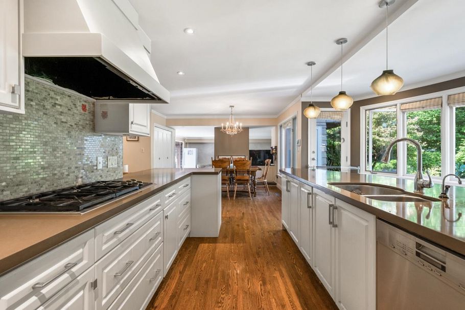 1545 W 49th Avenue Vancouver, BC - 7