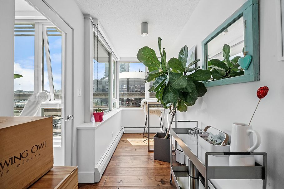 502 688 Abbott Street Vancouver, BC - 7