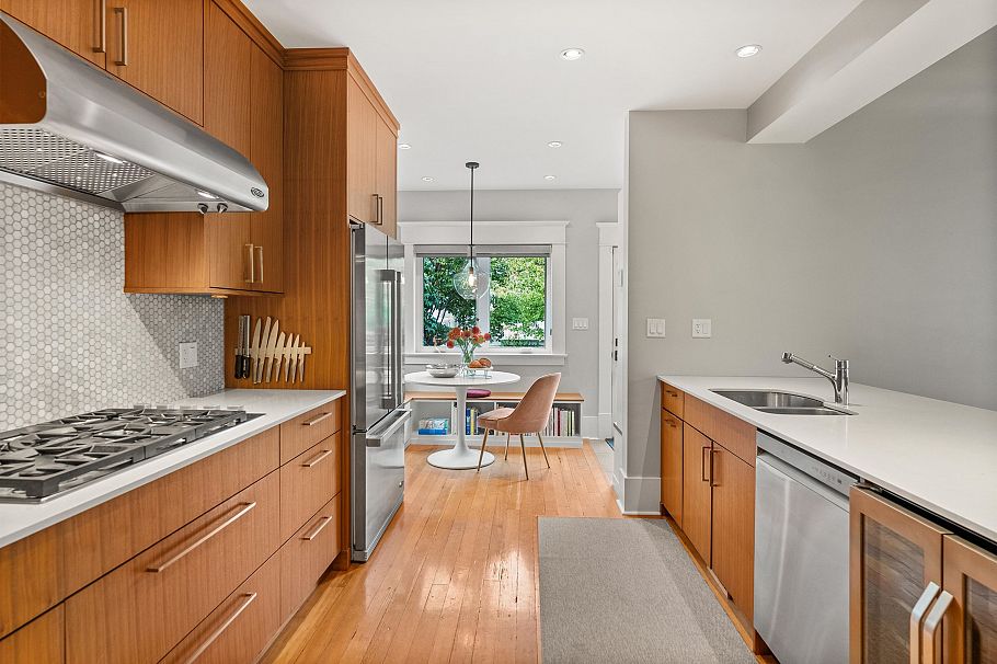 739 E 24th Avenue Vancouver, BC - 8