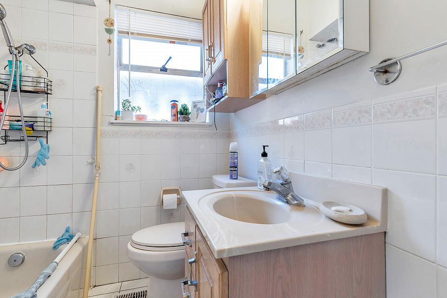 5755 Dumfries Street Vancouver, BC - 6