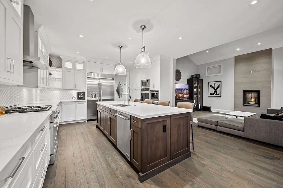 433 E Queens Road North Vancouver, BC - 13