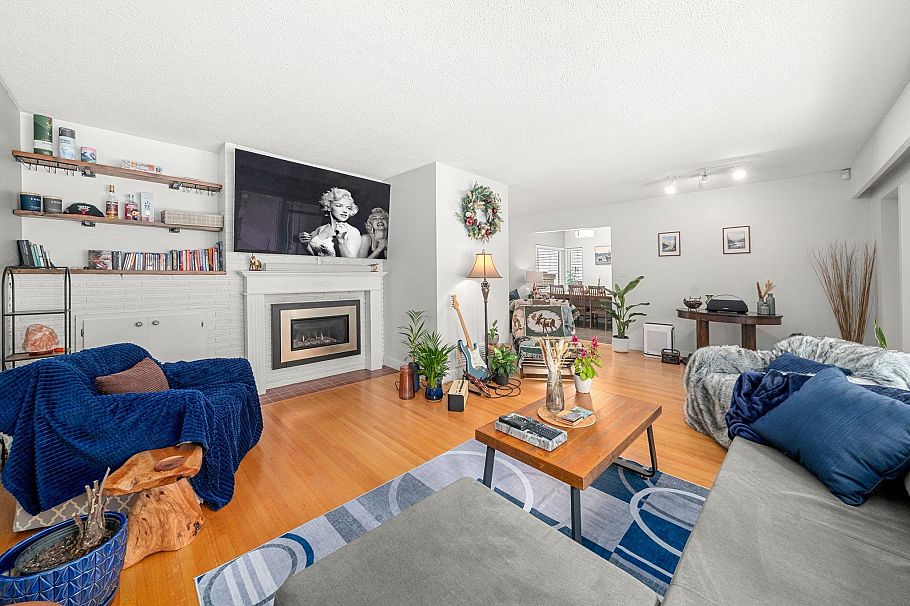 1120 Wellington Drive North Vancouver, BC - 6