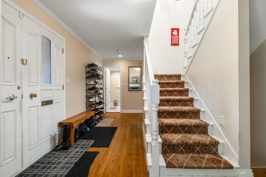 1545 W 49th Avenue Vancouver, BC - 20