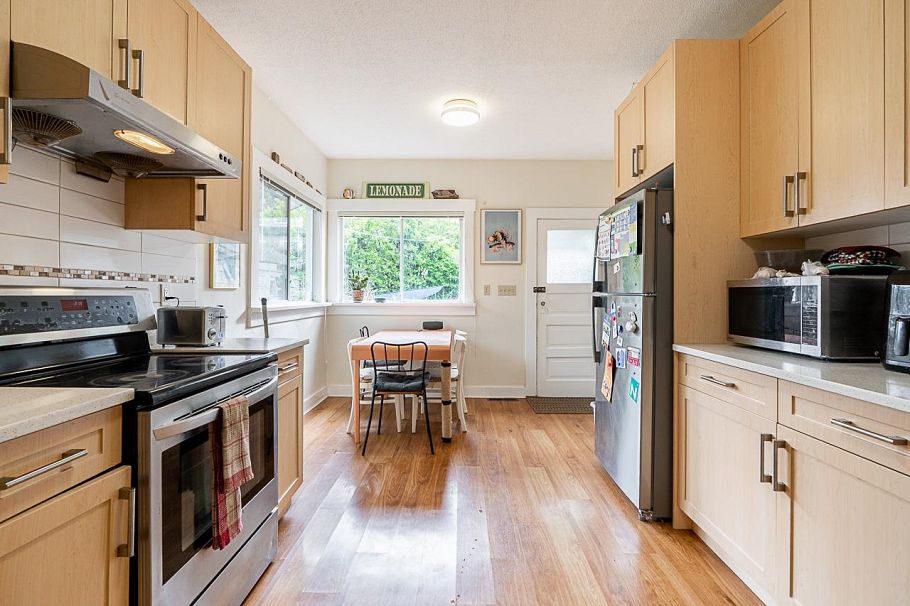 4534 W 5th Avenue Vancouver, BC - 11