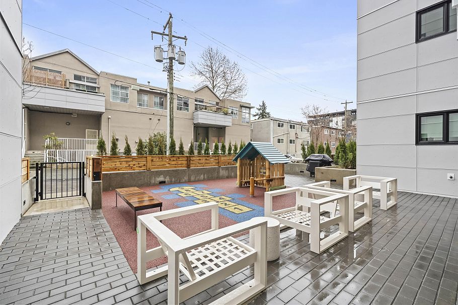 111 4928 Quebec Street Vancouver, BC - 9