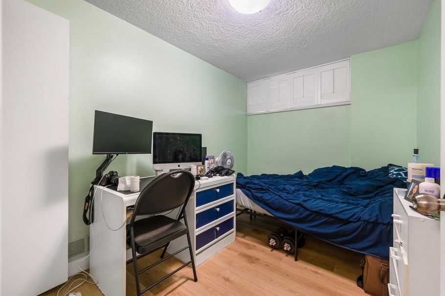 1545 W 49th Avenue Vancouver, BC - 23