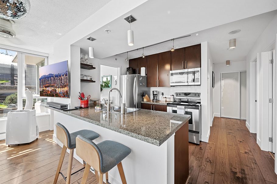 502 688 Abbott Street Vancouver, BC - 10