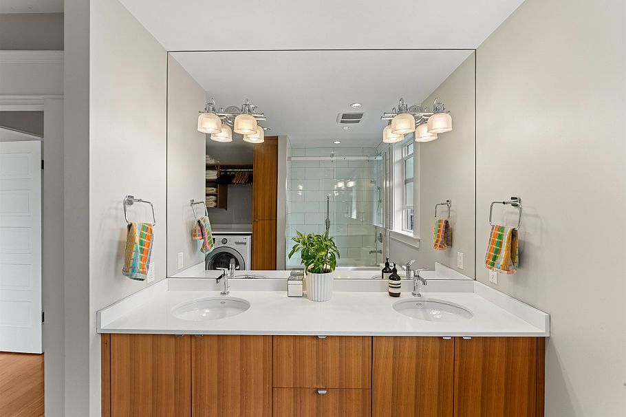 739 E 24th Avenue Vancouver, BC - 19