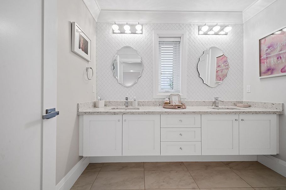 433 E Queens Road North Vancouver, BC - 20