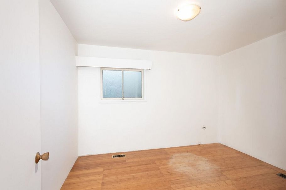 1777 E 4th Avenue Vancouver, BC - 9