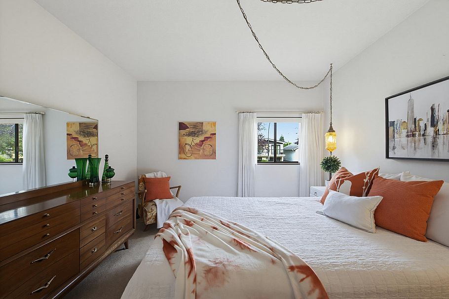 2546 Napier Street Vancouver, BC - 11