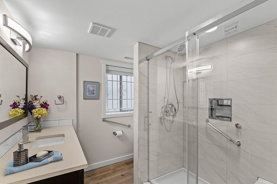 2663 Dundas Street Vancouver, BC - 11