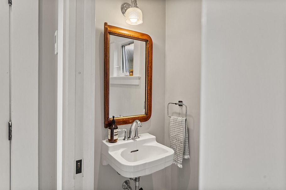 739 E 24th Avenue Vancouver, BC - 14