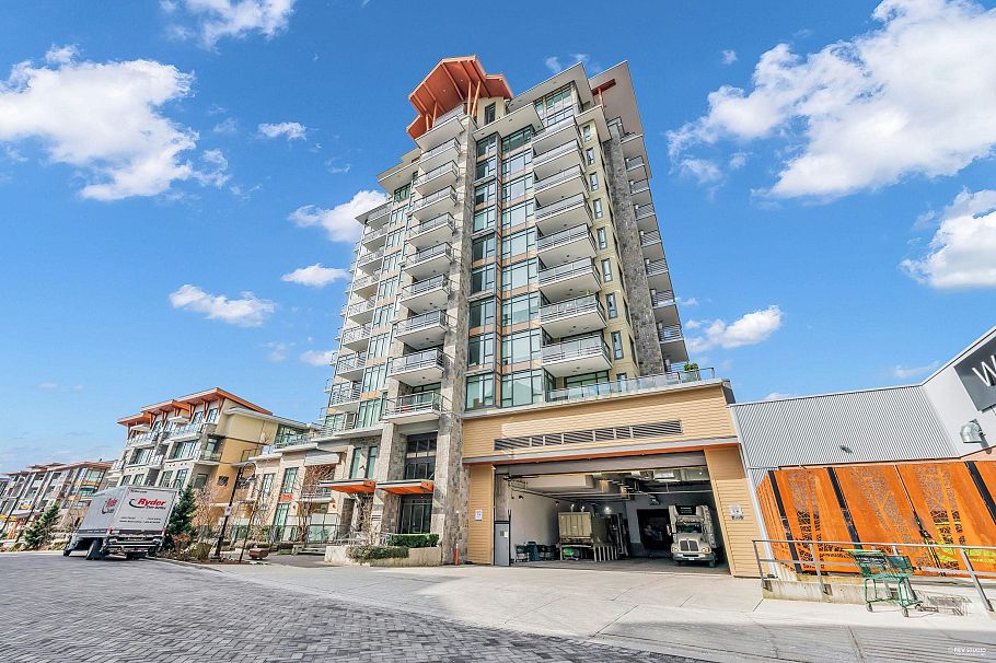 405 2785 Library Lane North Vancouver, BC - 32
