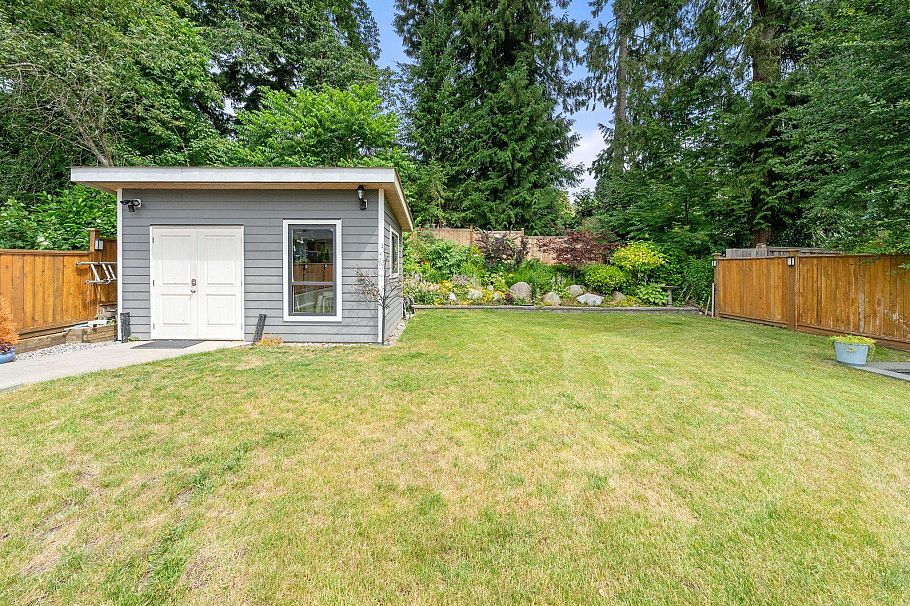 1120 Wellington Drive North Vancouver, BC - 28