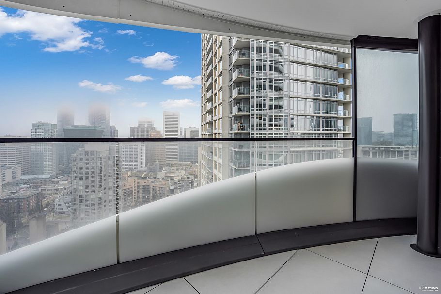 1033 Nelson Street Vancouver, BC - 23