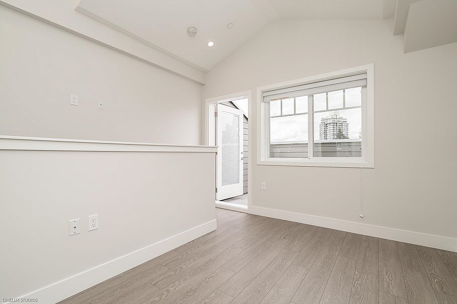 2368 E 34th Avenue Vancouver, BC - 7