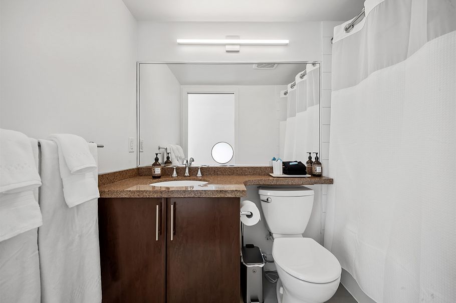 502 688 Abbott Street Vancouver, BC - 32