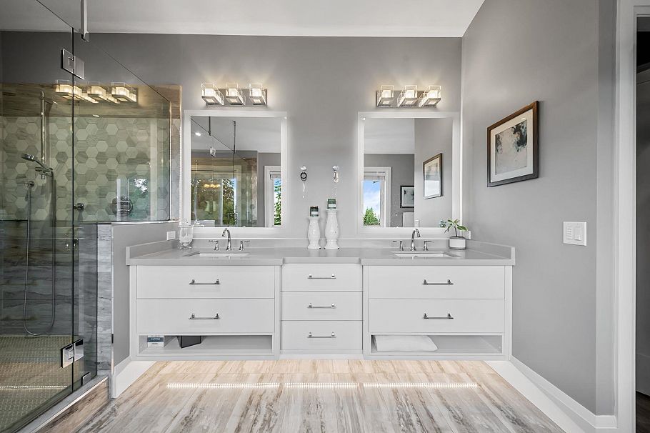 433 E Queens Road North Vancouver, BC - 25