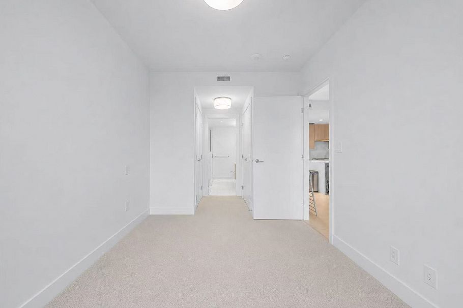 405 2785 Library Lane North Vancouver, BC - 9