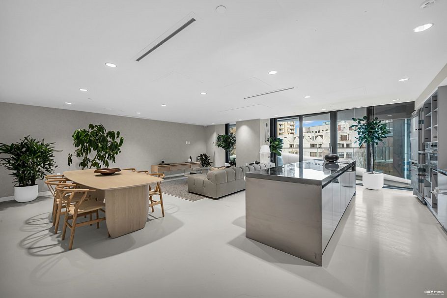 1033 Nelson Street Vancouver, BC - 36