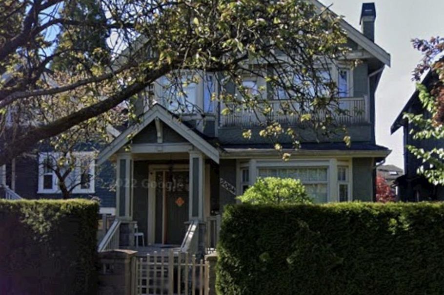 2084 W 42nd Avenue Vancouver, BC - 2