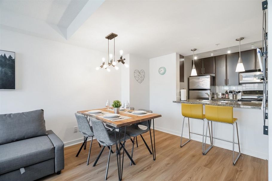 517 618 Abbott Street Vancouver, BC - 1