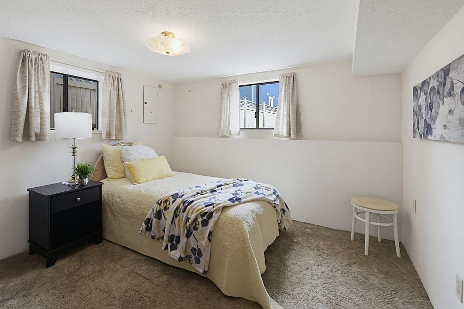 2546 Napier Street Vancouver, BC - 18