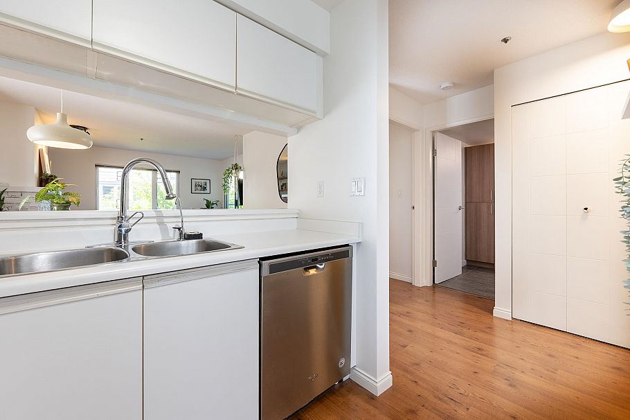 209 643 W 7th Avenue Vancouver, BC - 12
