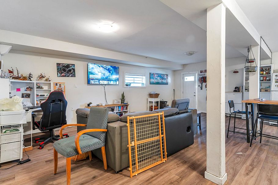 5755 Dumfries Street Vancouver, BC - 3
